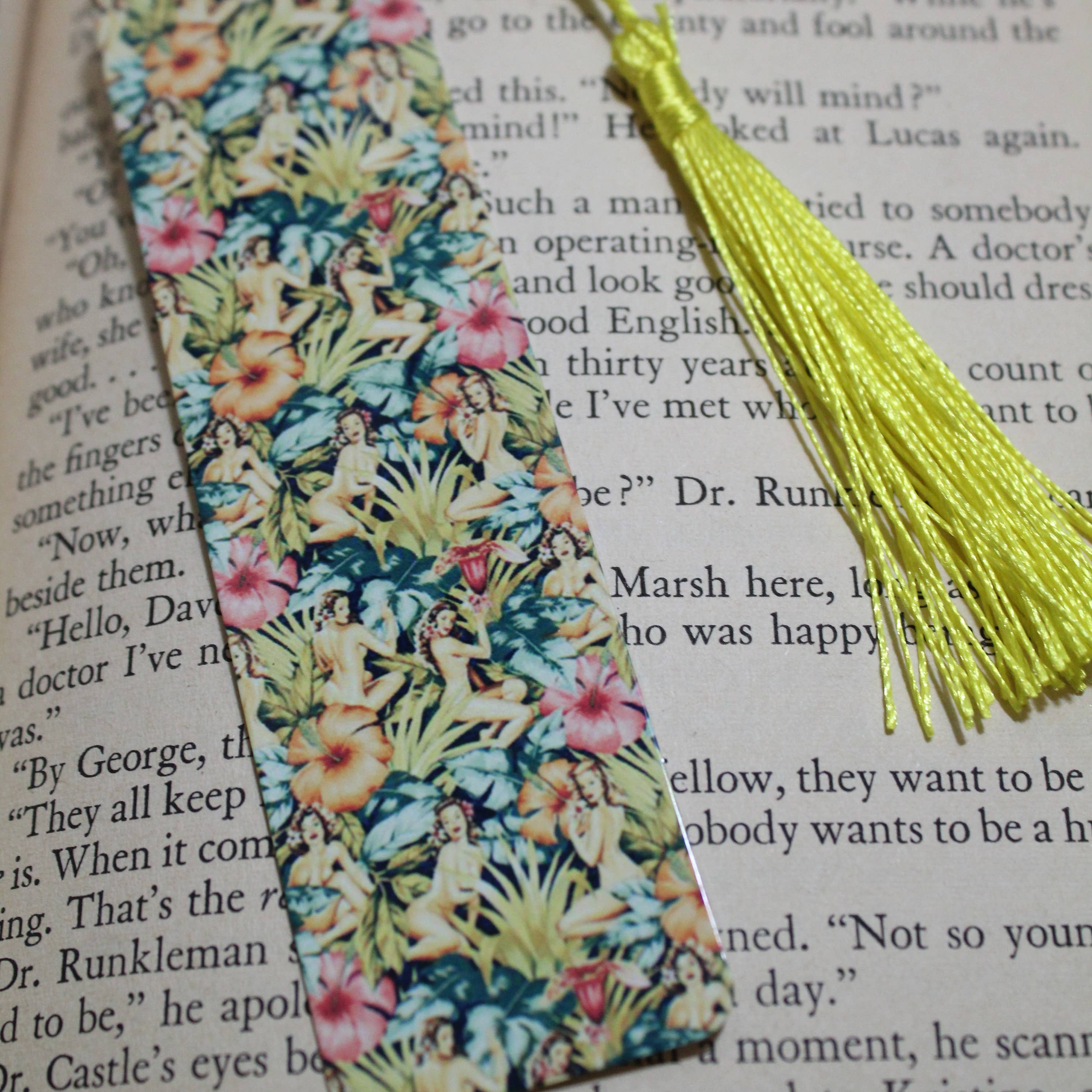 Pin-Up Girls Wallpaper // Metal Bookmark