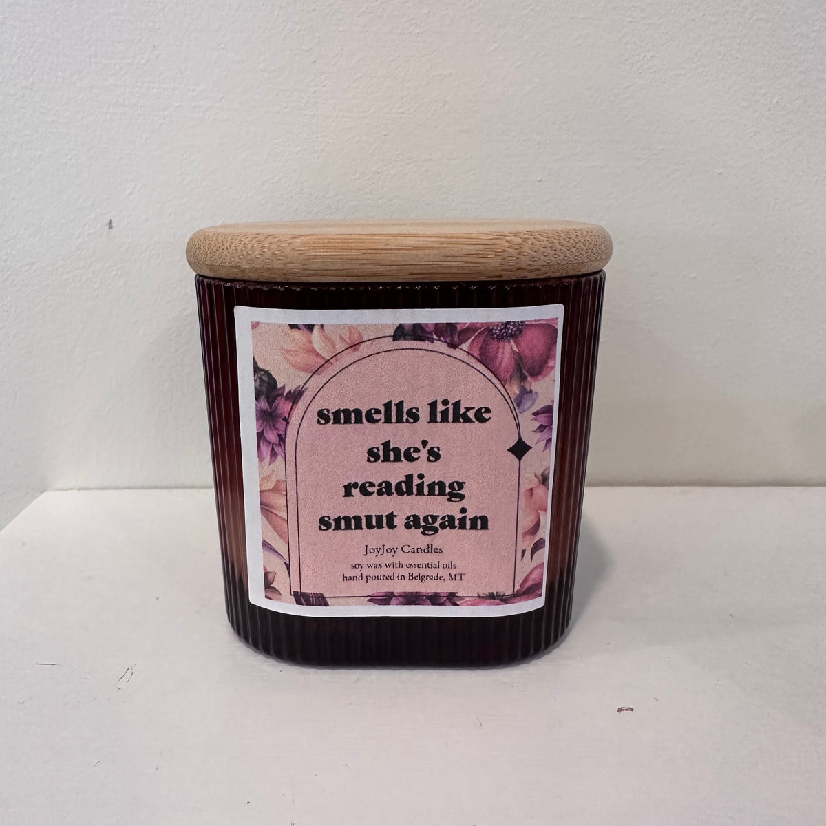 6oz Candle - Smells like she's reading smut again