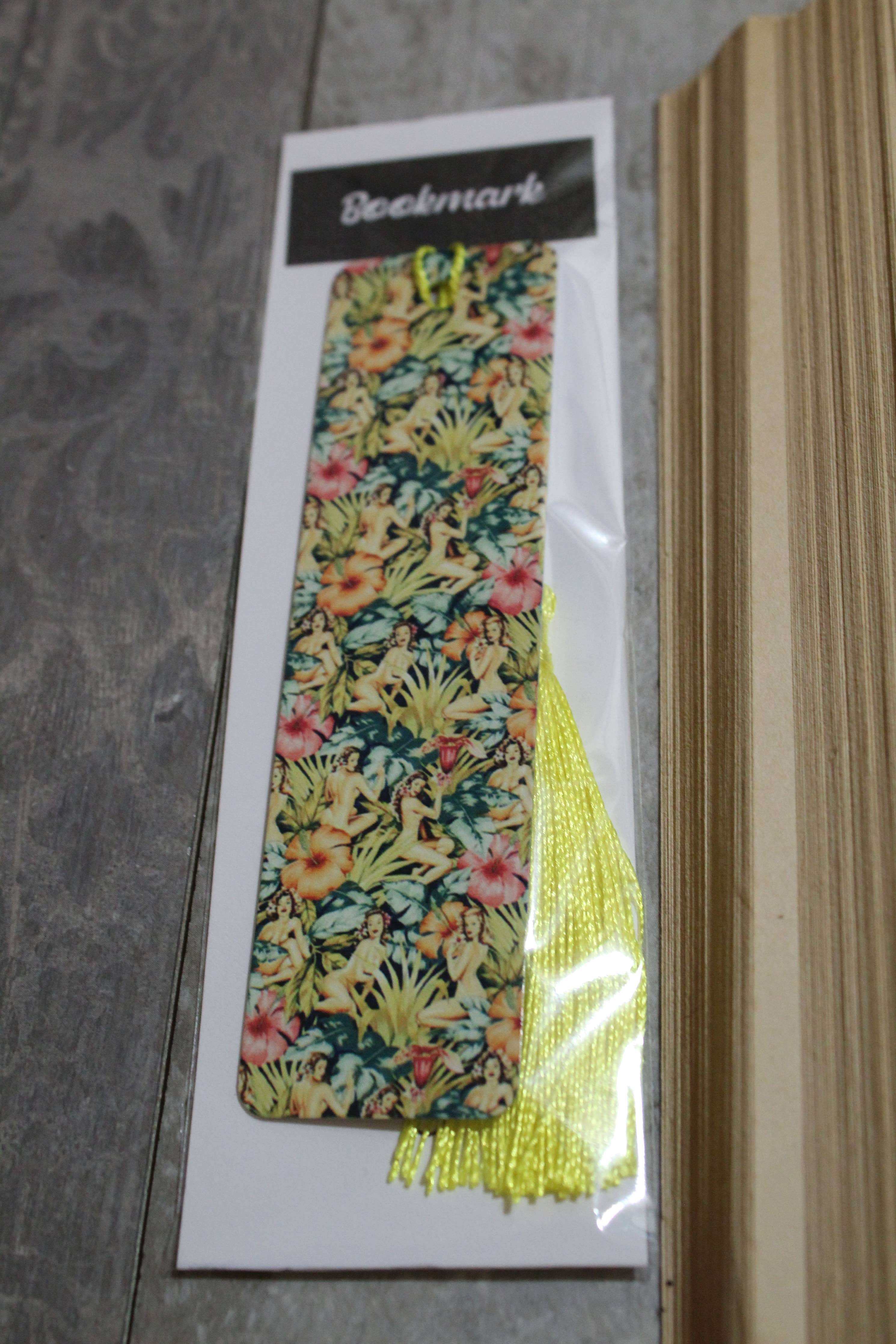 Pin-Up Girls Wallpaper // Metal Bookmark