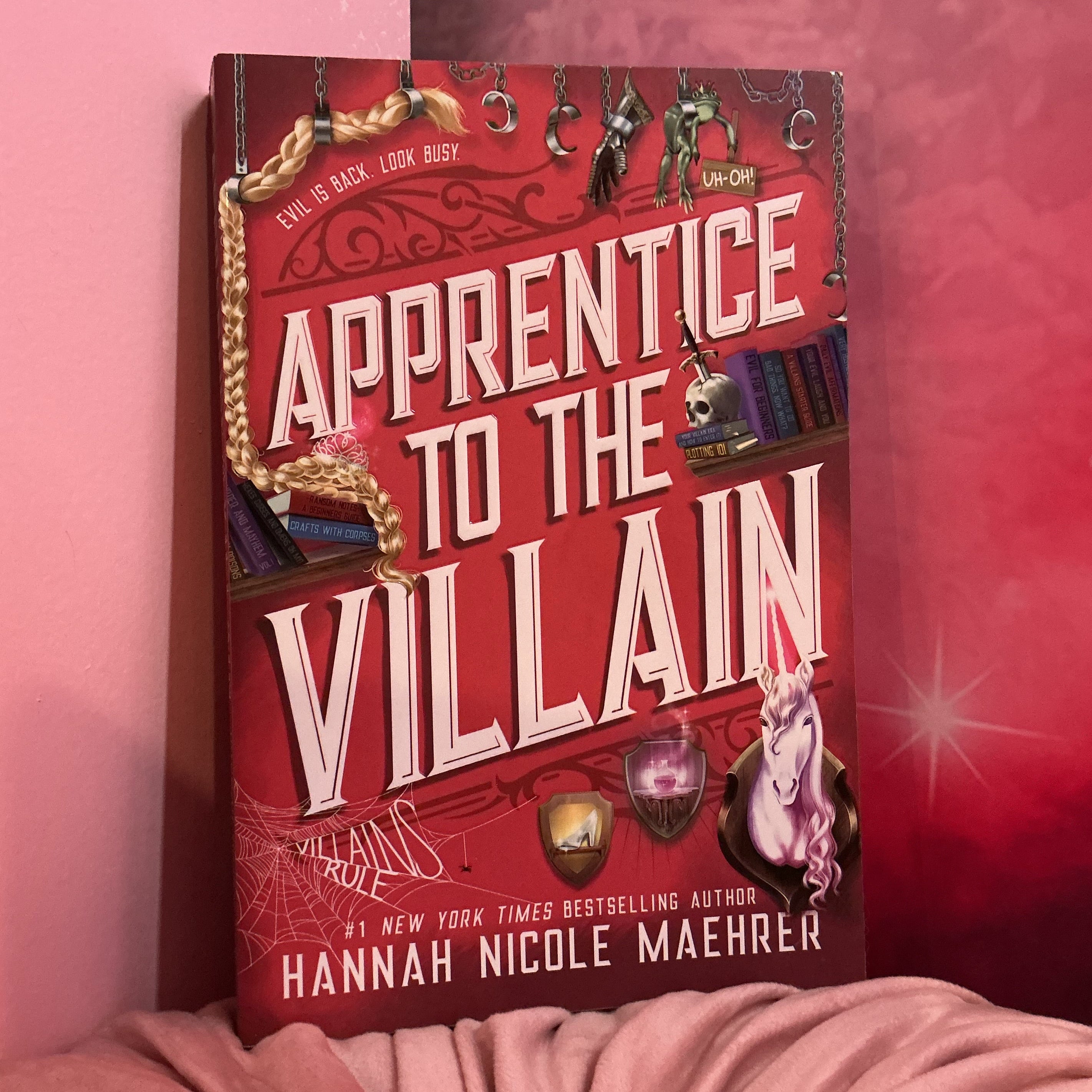 Apprentice to the Villain by Hannah Nicole Maehrer (Assistant to the Villain #2)