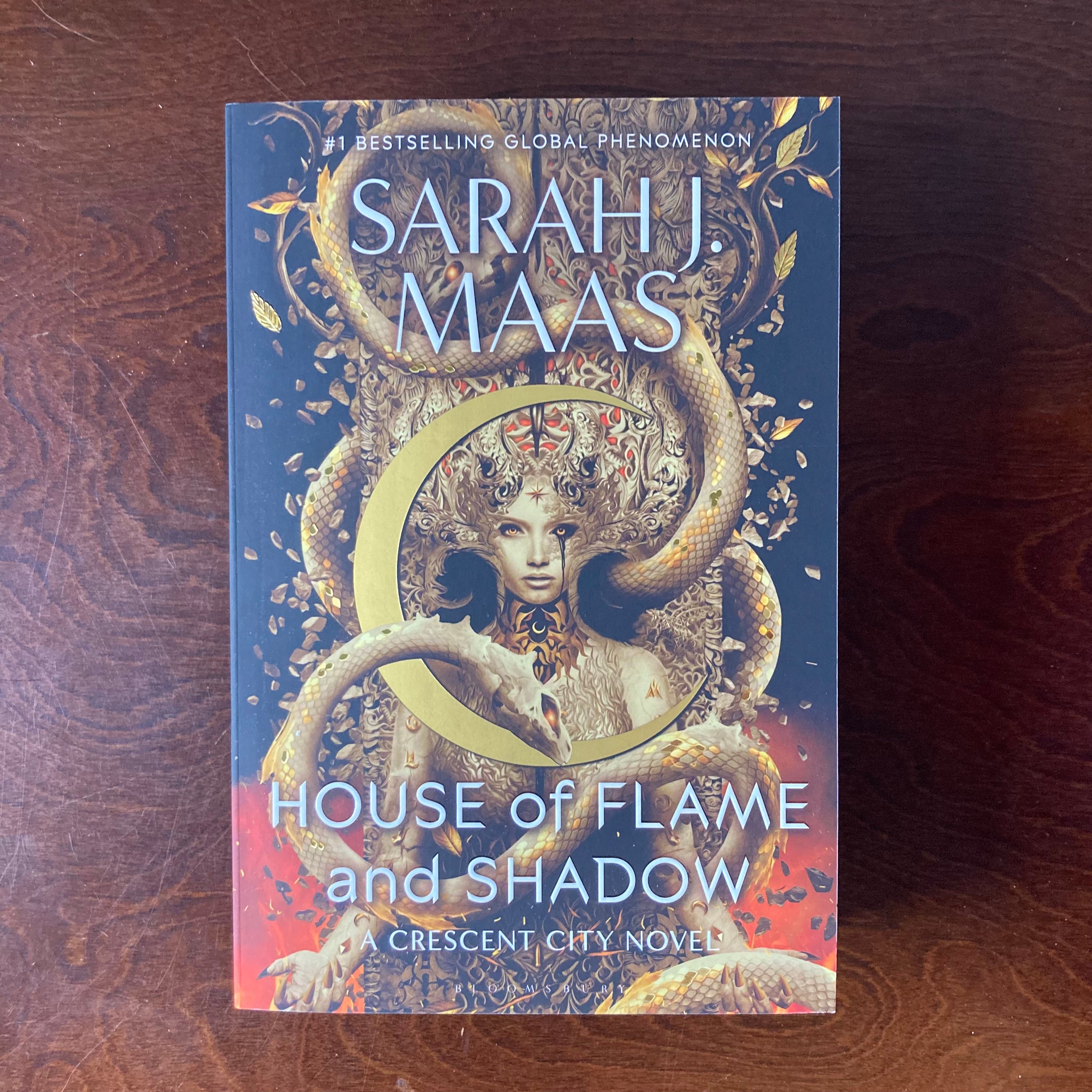 House of Flame and Shadow (Crescent City #3) - Sarah J Maas