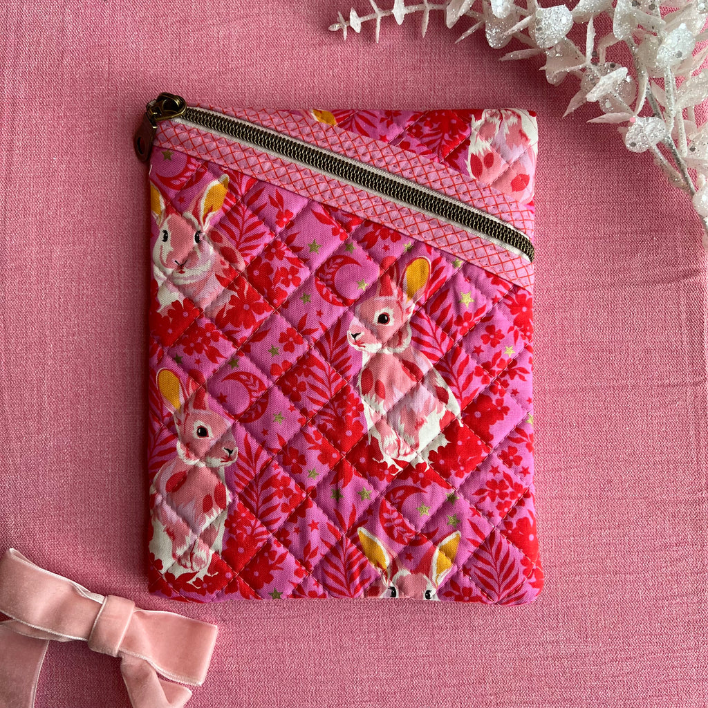 The Hemingway E-Reader Pouch