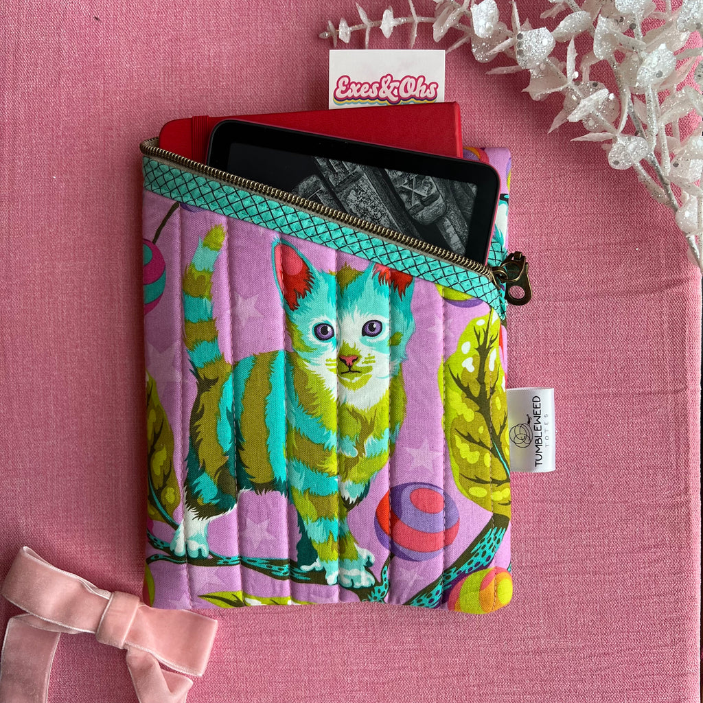 The Hemingway E-Reader Pouch