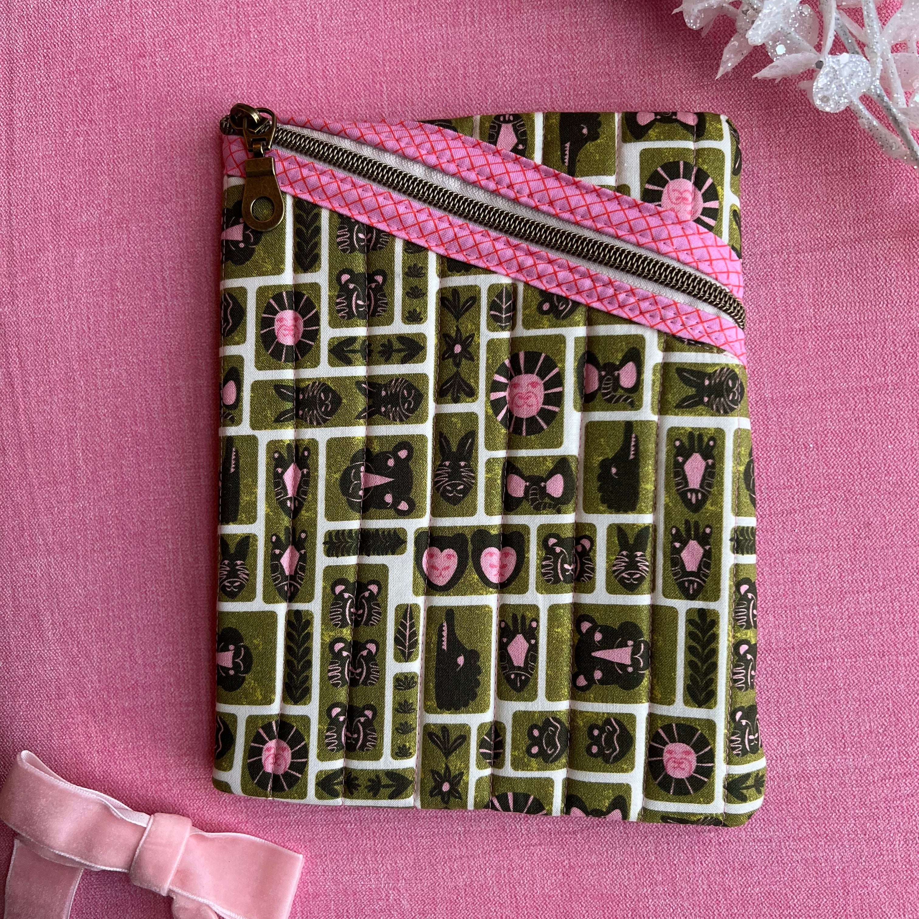 The Hemingway E-Reader Pouch