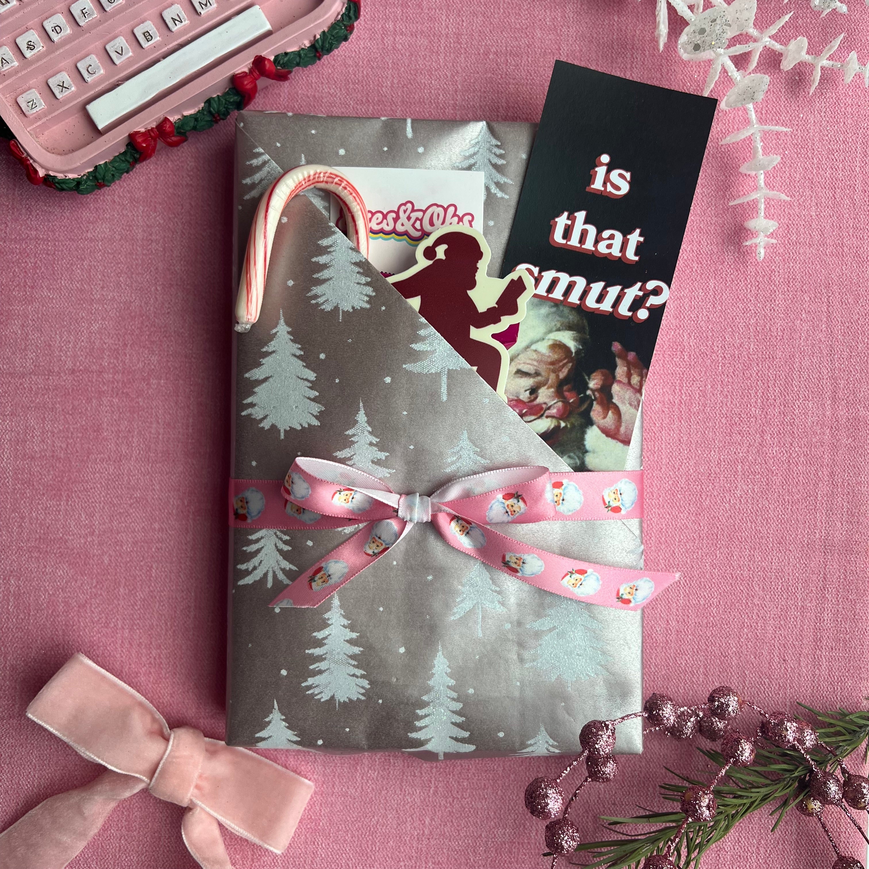 Blind Date with a Christmas Romance - 🌶️🌶️ Holiday / Royal / M/M