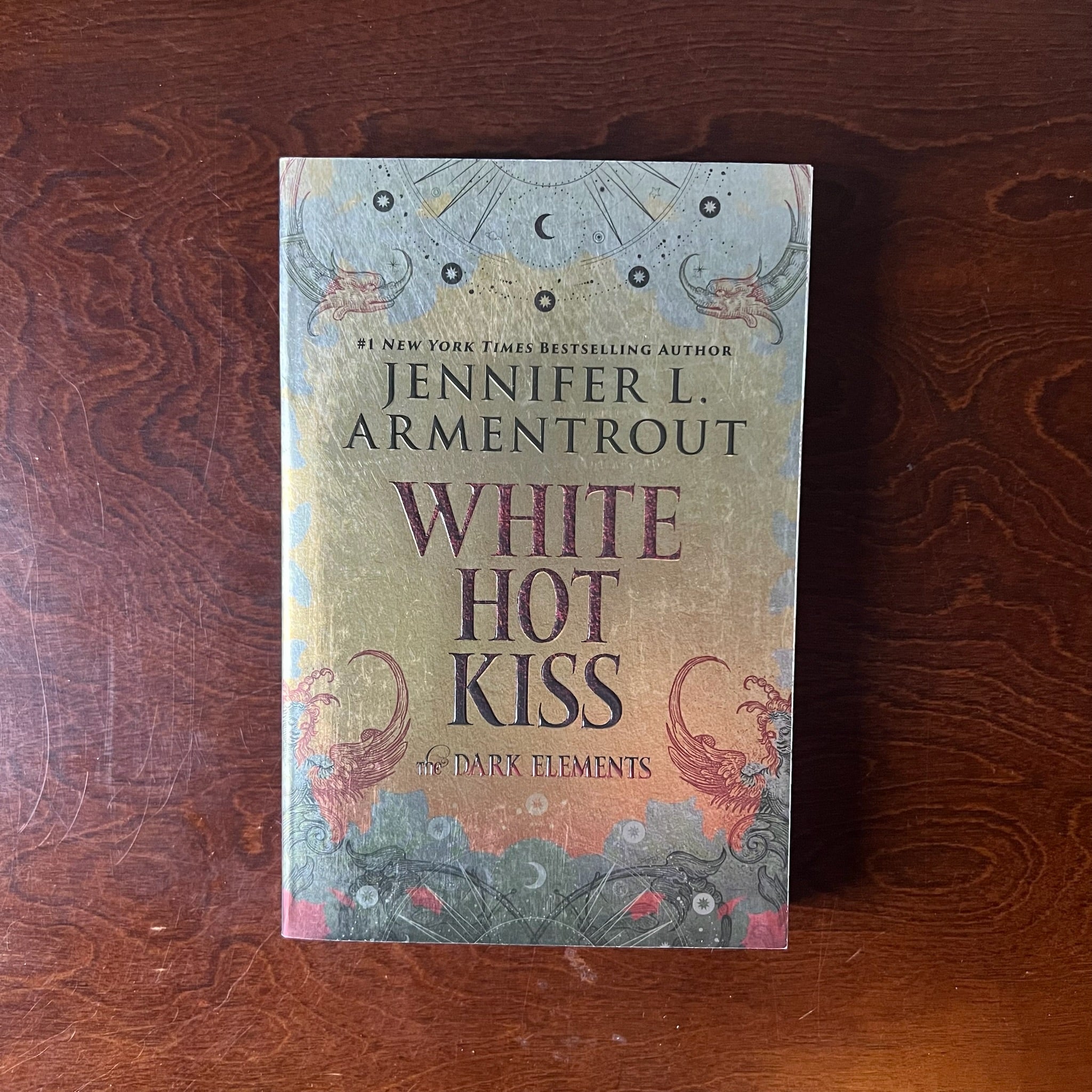 White Hot Kiss - Jennifer L. Armentrout