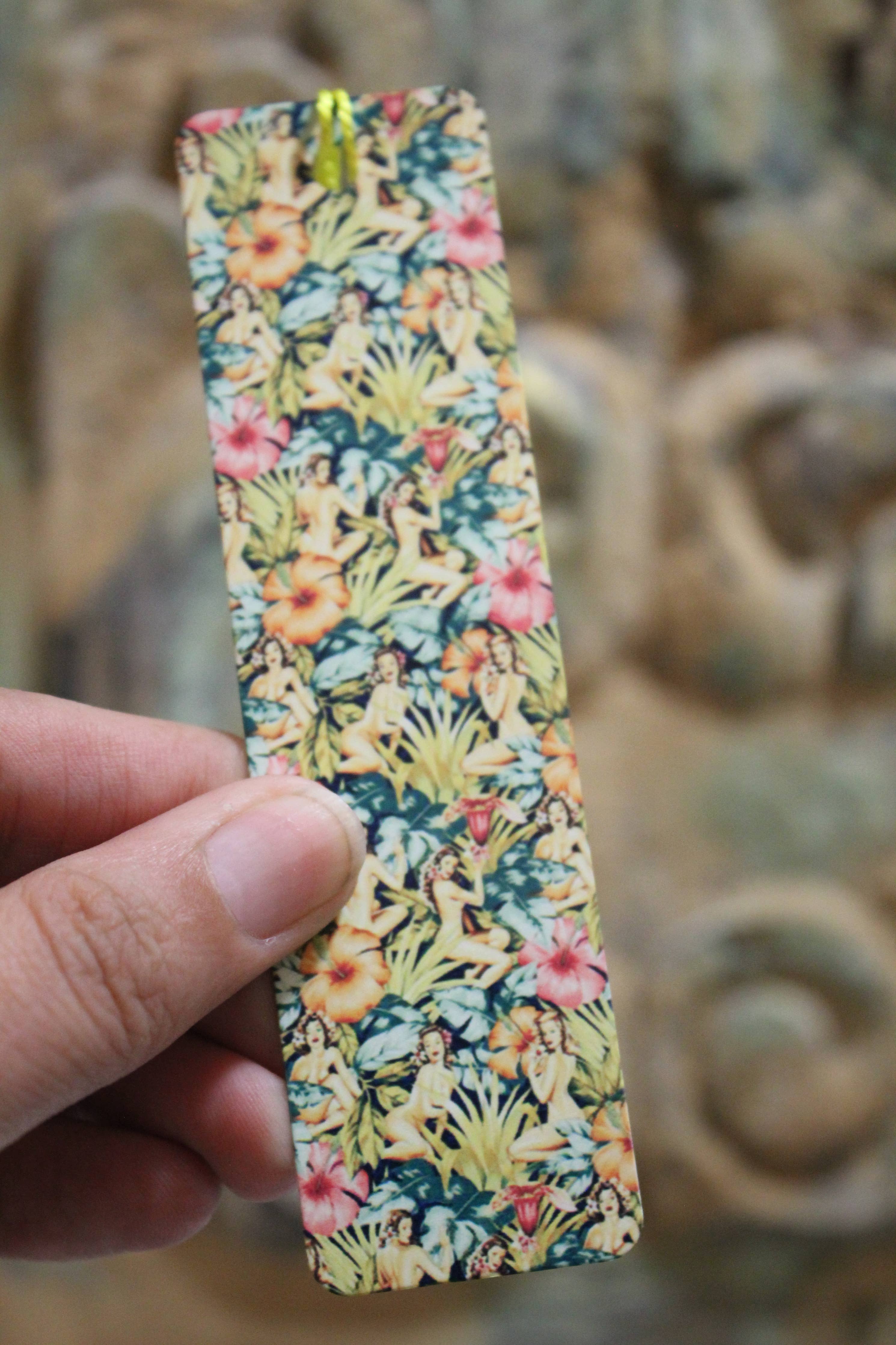 Pin-Up Girls Wallpaper // Metal Bookmark